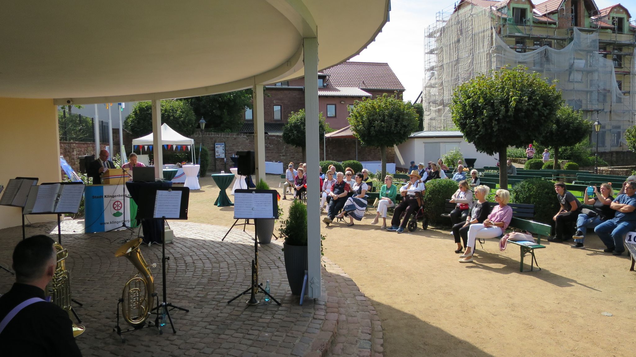 Virtuelles Treffen zwischen der franz. Partnergemeinde Saint-Laurent d'Arce